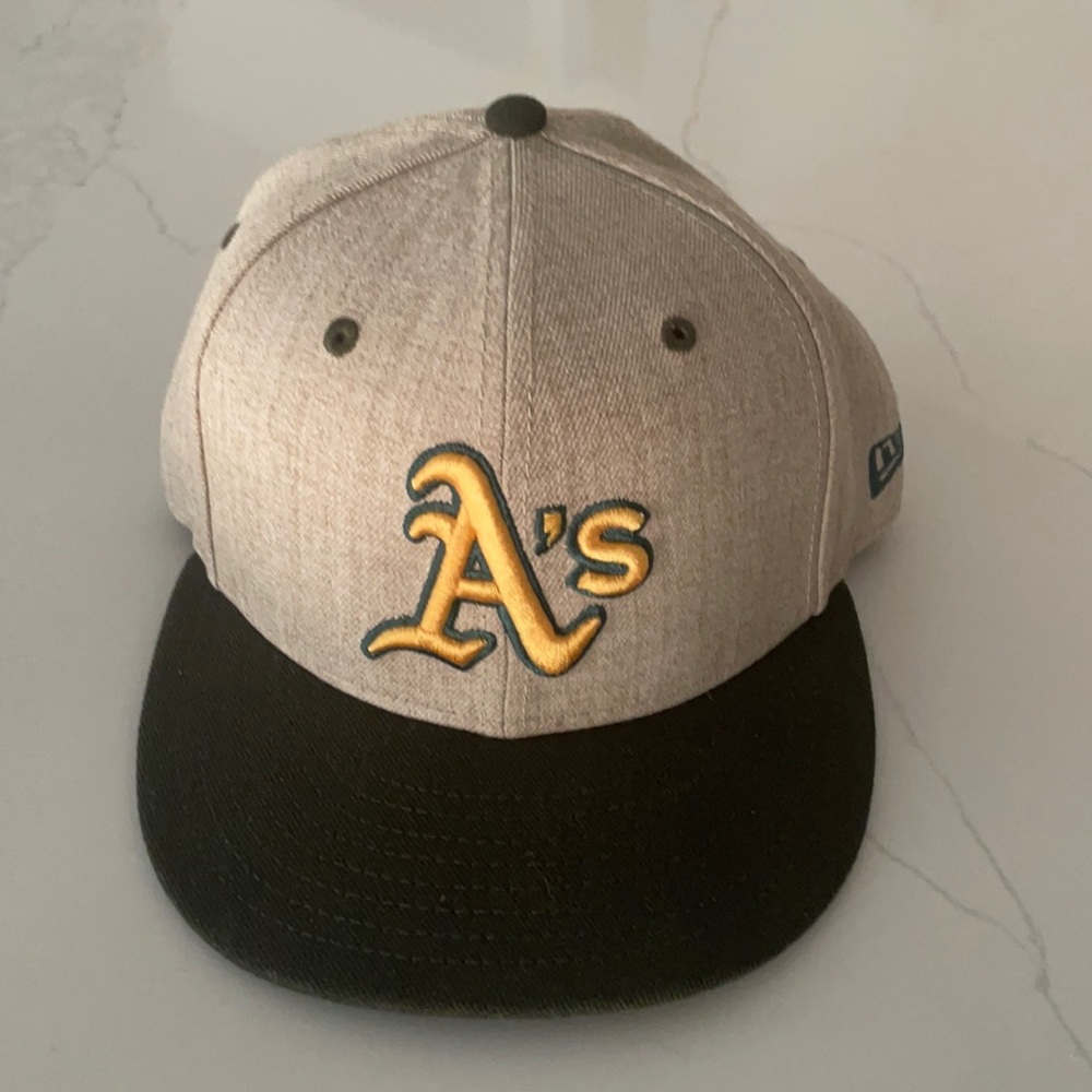Oakland A’s new era baseball hat. 7 1/8